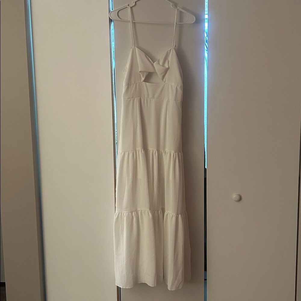Elegant White Maxi Dress